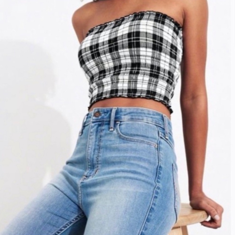 HOLLISTER Tube Black & White Size M Cropped Shirt